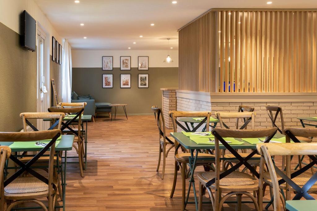 Sure Hotel By Best Western Plaisir Luaran gambar