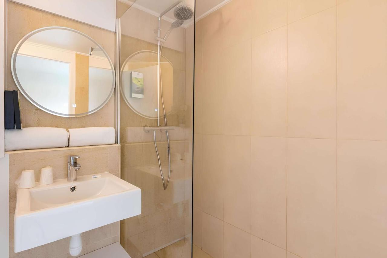 Sure Hotel By Best Western Plaisir Luaran gambar
